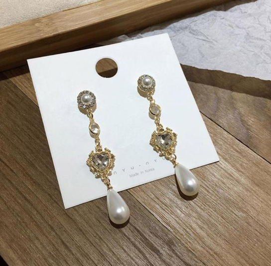 Make a Statement with the Gold Pearl Drop Earrings - VHD